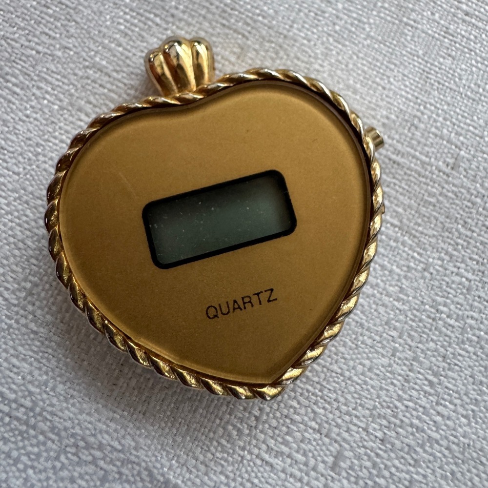 Vintage Y2K Heart Pendant Digital Watch Gold Tone Quartz Retro 90s Coquette